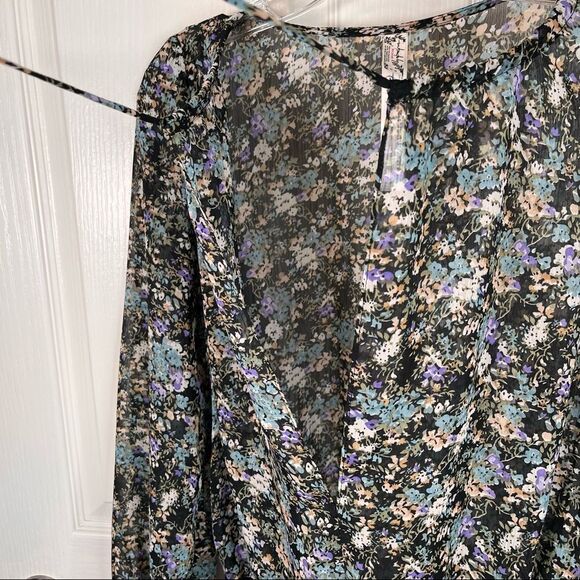 Free People Floral Blouse Bodysuit Deep Vneck Tie Neck Sz XS Intimately FP - Picture 13 of 15